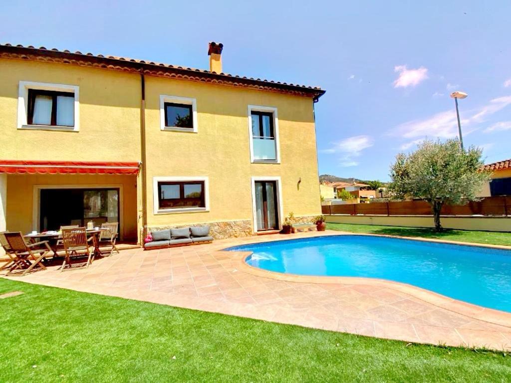 فيلا Casa Ylenia Castell-Platja d'Aro المظهر الخارجي الصورة